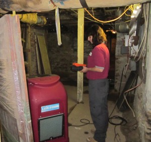 The water damage restoration process: professional dehumidification and monitoring